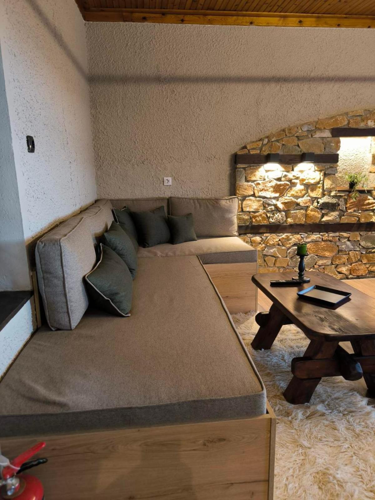 Enastron Guesthouse Палеос-Пантелеймонас Экстерьер фото